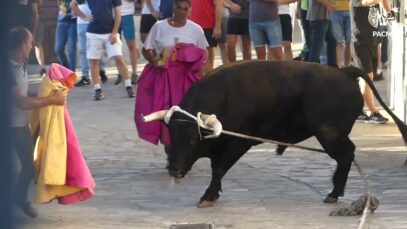 El horror del toro enmaromado de Benaocaz (Cádiz)